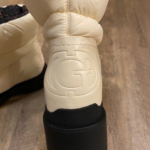 NWT Guess Leeda Padded Logo Snow Boots, size 9 - Picture 5 of 9